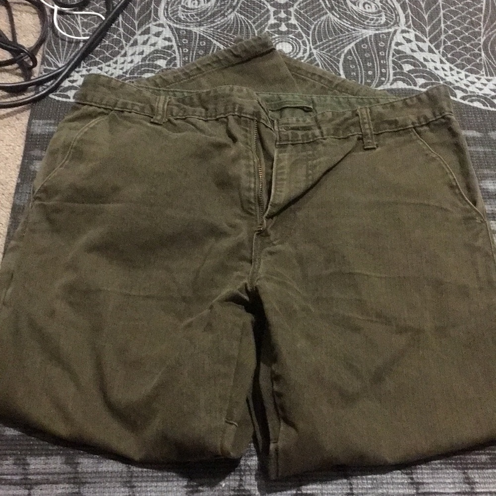 Men’s Green cargo Levi’s jeans 👖